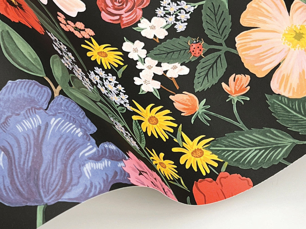 Blossom Black Wallpaper