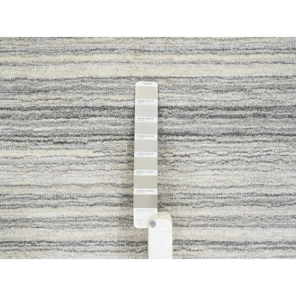Gray, Hand Loomed, Undyed Natural Wool Modern Design Round Rug, 6'0"x6'0"