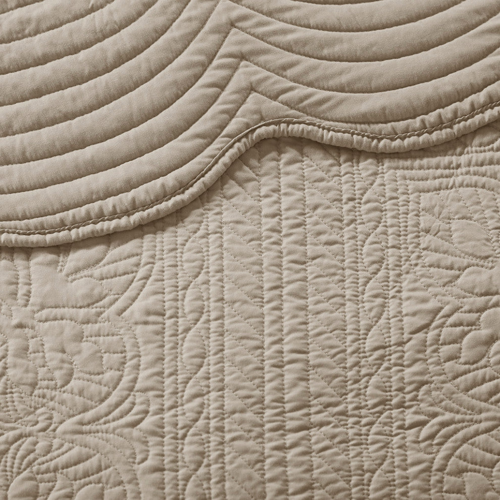 Madison Park Tuscany 3 Piece Reversible Scalloped Edge Quilt Set