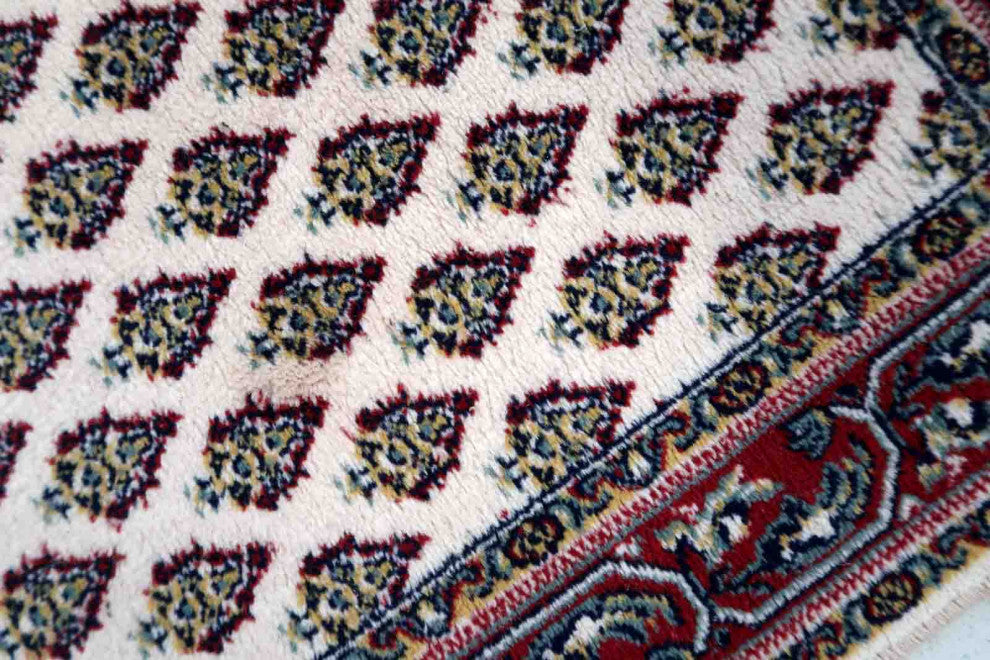 Vintage Italian Seraband Style Rug 2.2'x4.5', 68cmx140cm 1970s