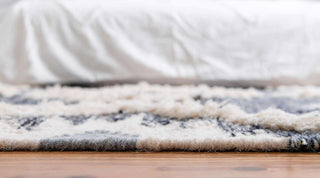 Unique Loom Ivory Mesa Area Rug, Navy Blue, 2'2x8'2, Runner