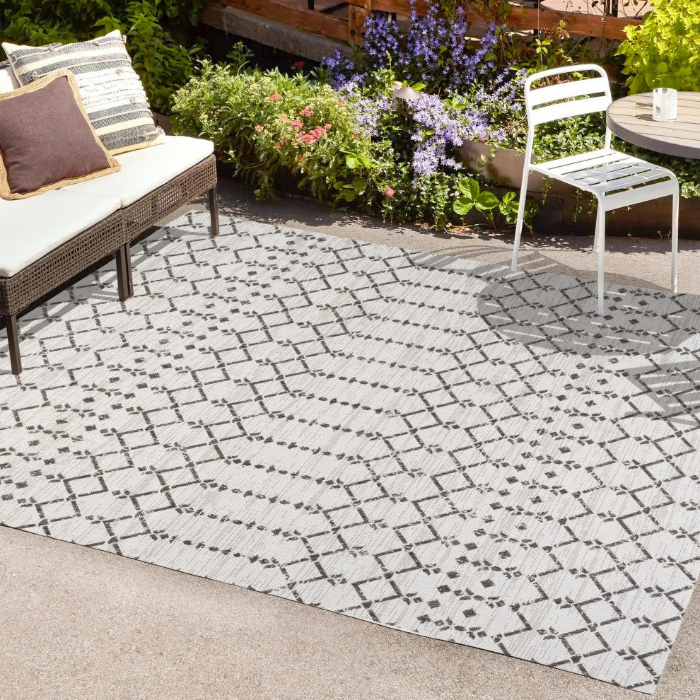 Ourika Moroccan Geometric Indoor/Outdoor Rug, Cream/Black, 4x6
