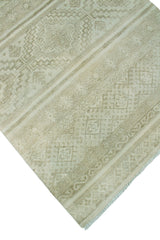Yousafi Fine Chobi Ronnie Ivory Rug, 4'0x5'8