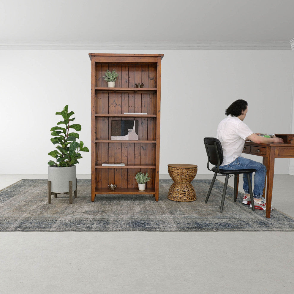 Lifestyle Writing Bureau, Brown