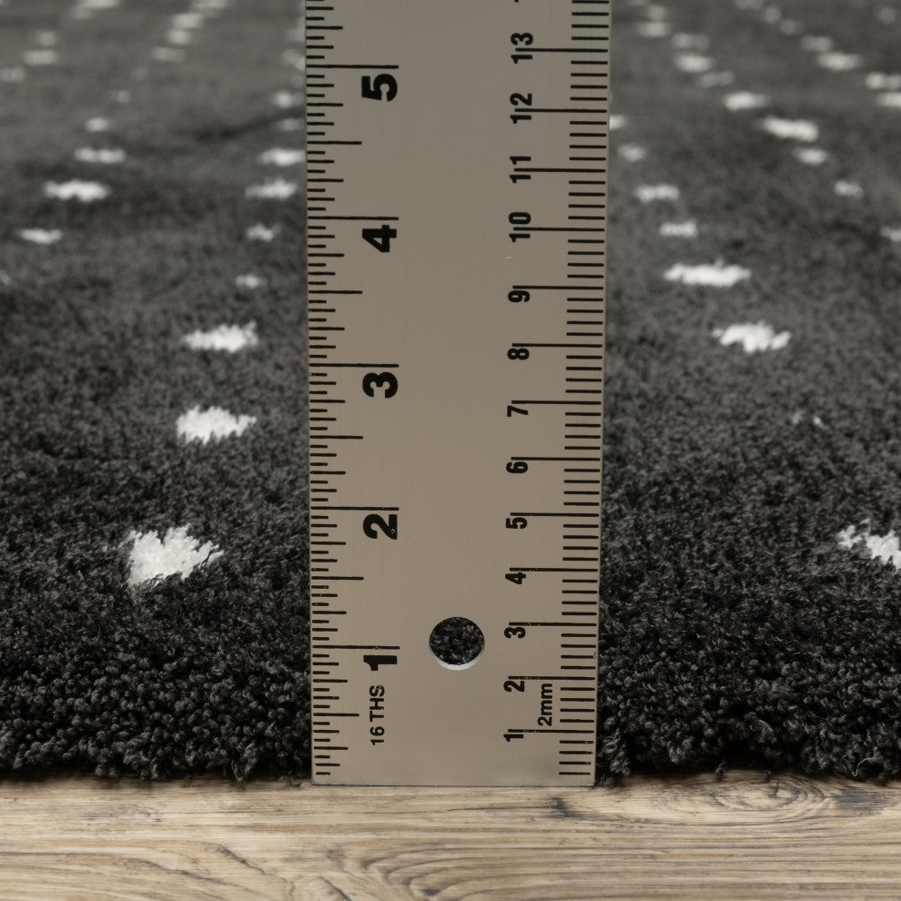 Greer Transitional Geo Dots Black/ Ivory Area Rug, 6'7" x 9'6"