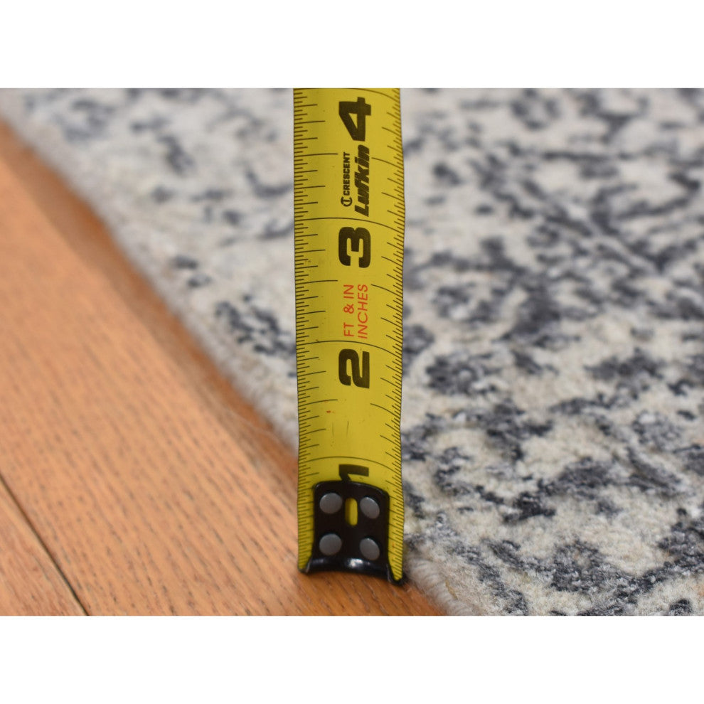 Thunder Gray Fine Jacquard Hand Loomed Wool and Silk Runner Rug, 2'5"x8'2"