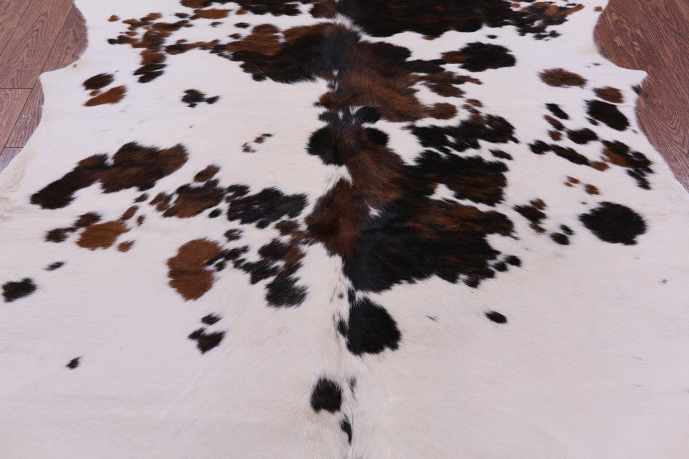 7' 0" X 5' 11" Natural Cowhide Rug C1609