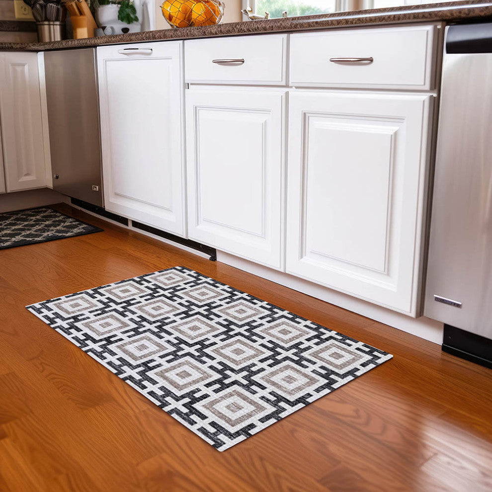 Indoor/Outdoor Marlo MO1 Black Machine Washable 1'8" x 2'6" Rug