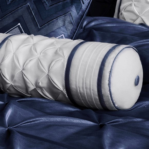Madison Park Laurel 7 Piece Tufted Comforter Set in Navy