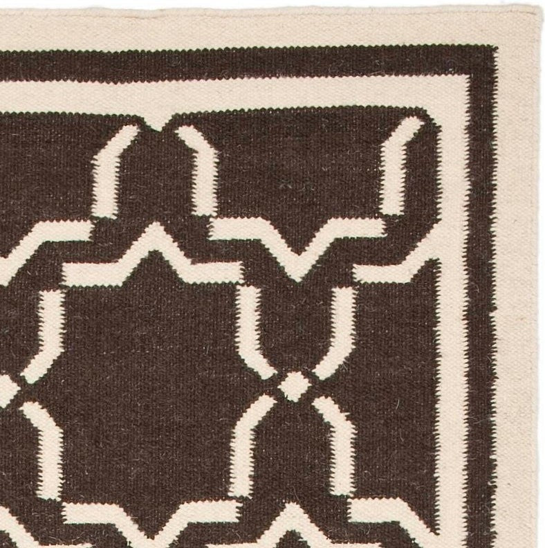 Safavieh Dhurries Dhu545A Geometric Rug, Chocolate/Ivory, 6'0"x6'0" Round