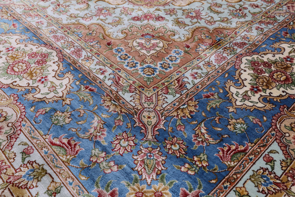 High End Persian 100% Silk Hand Knotted Rug6' 0" X 9' 0'' Q4810