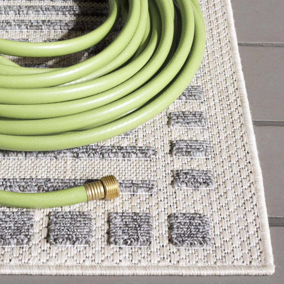 Safavieh Indoor-Outdoor Milos Collection, MLO110 Rug