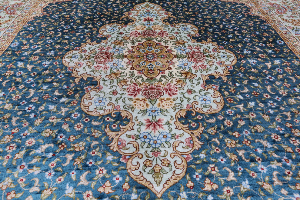 High End Persian 100% Silk Hand Knotted Rug 4' 0" X 6' 0'' Q4833