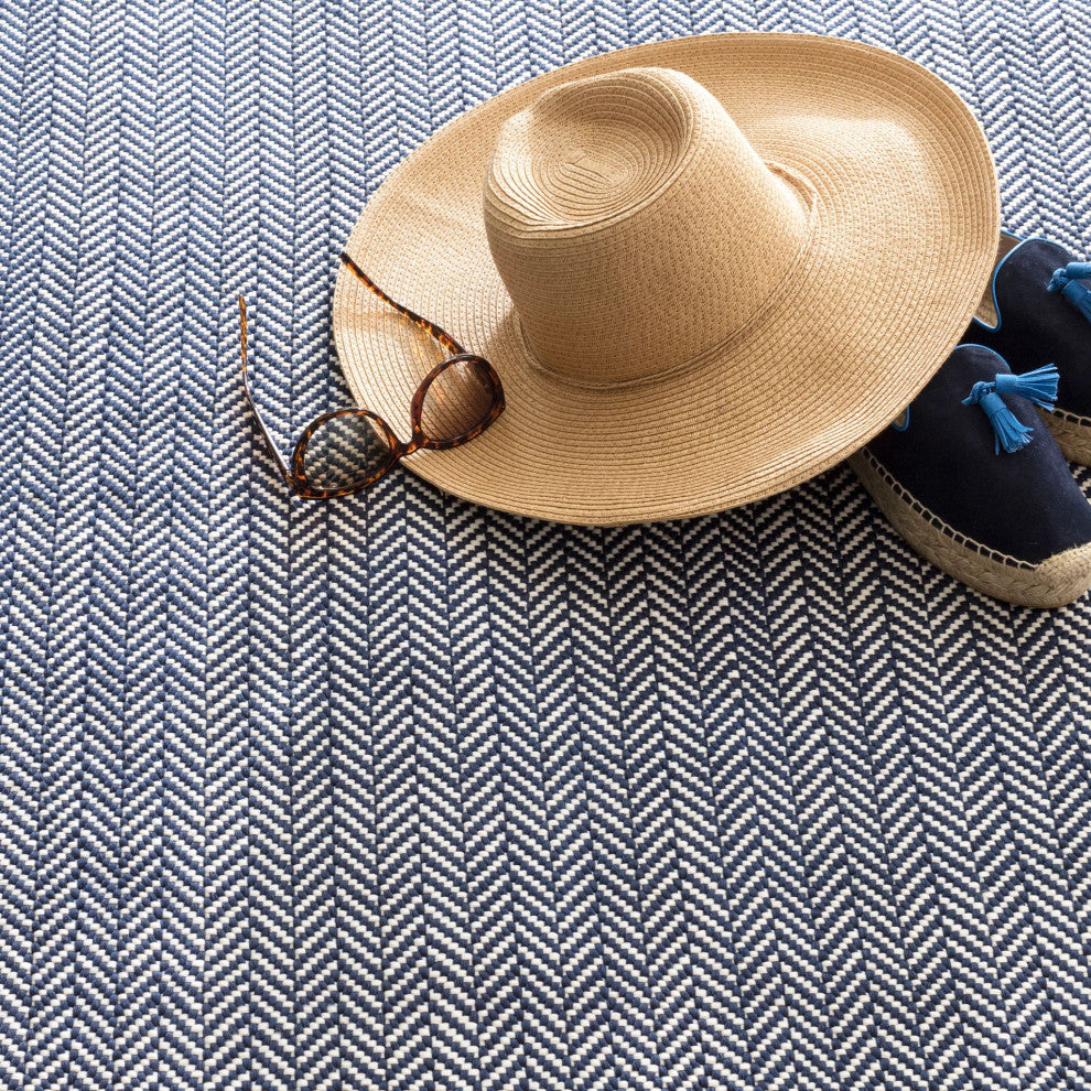 Dash & Albert Herringbone Navy/Ivory Indoor/Outdoor Rug, Blue, 8' x 10'