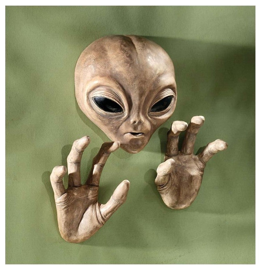 Roswell The Alien Plaque