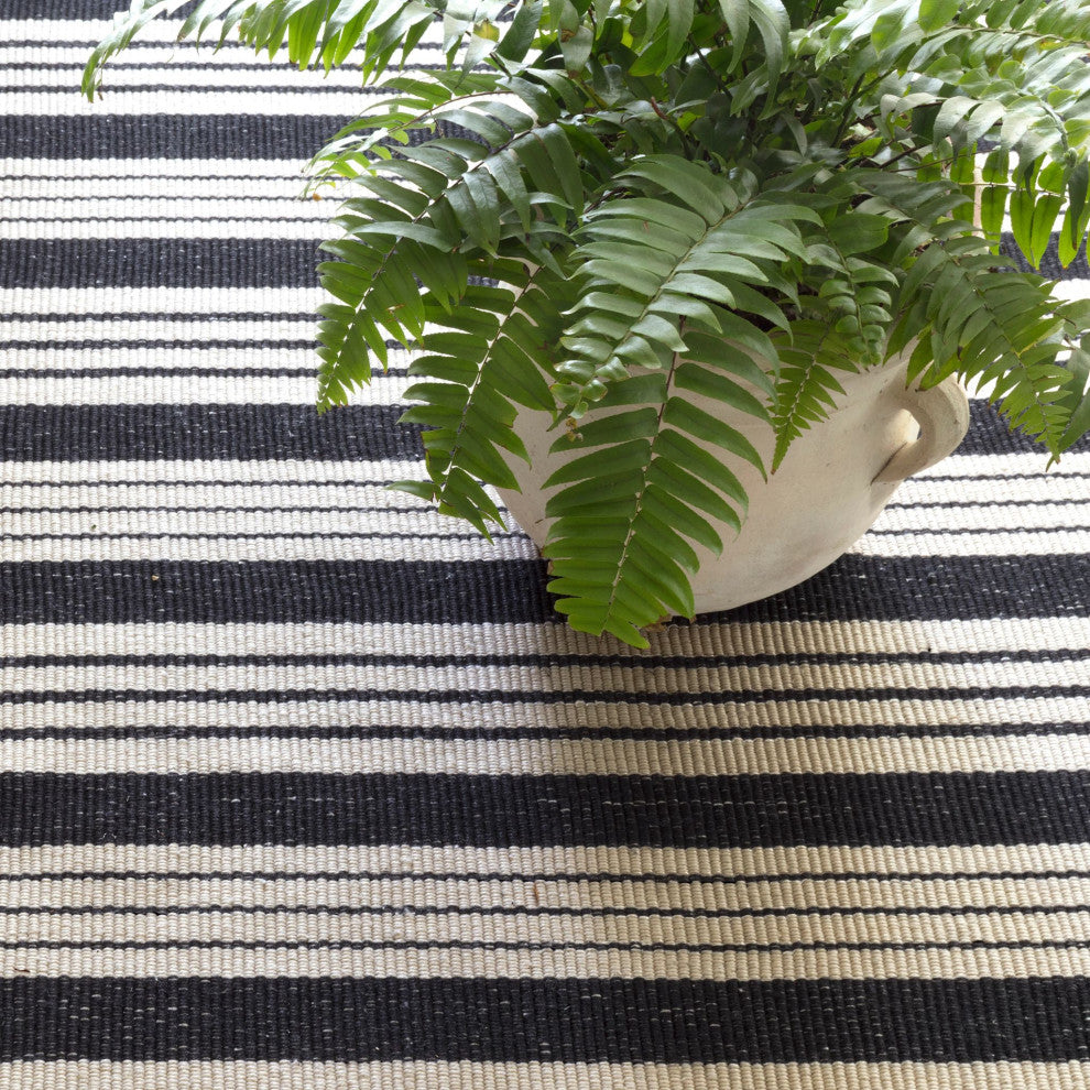 Dash & Albert Birmingham Black Handwoven Indoor/Outdoor Rug, Black, 2' x 3'