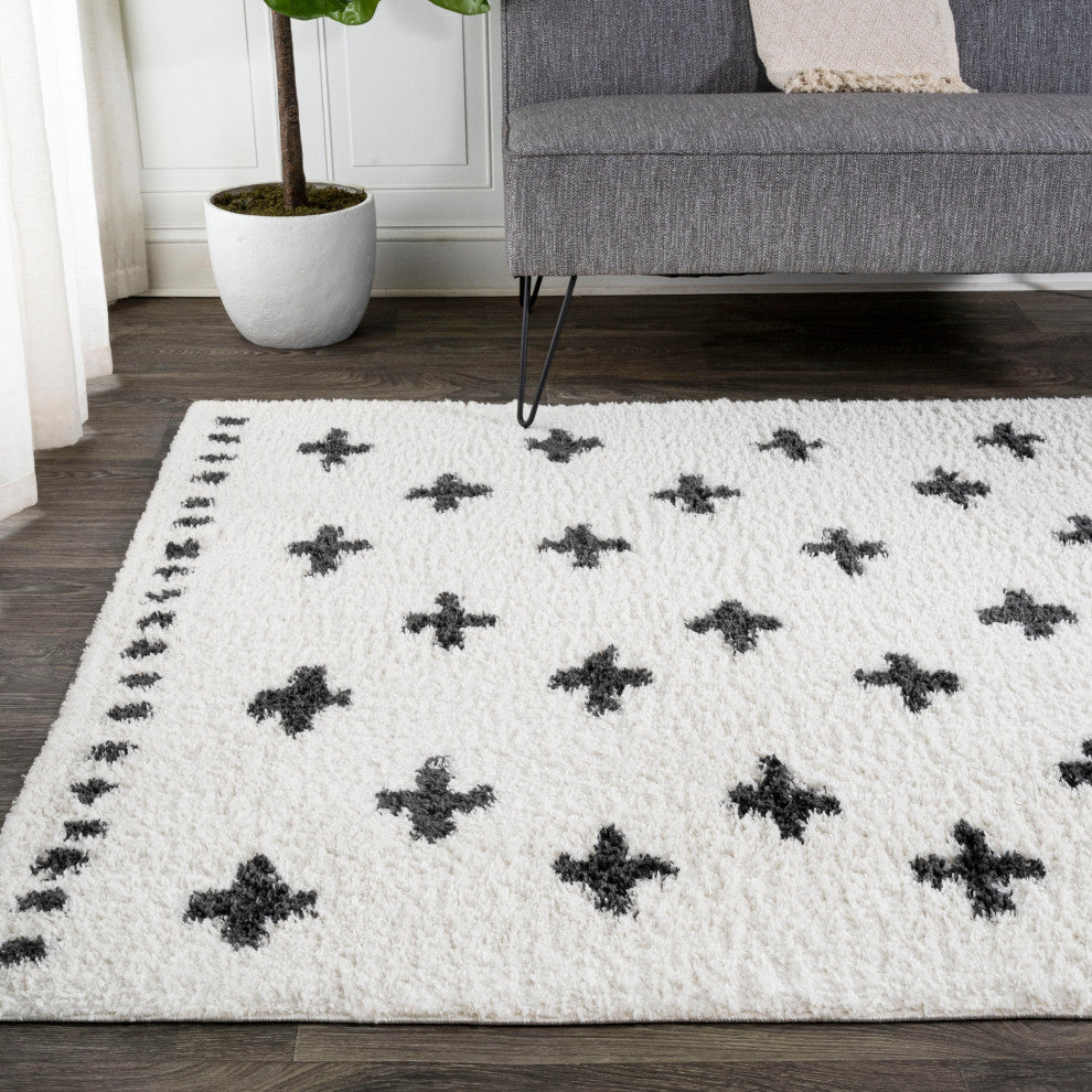Cristo Berber Geometric Shag Rug, White/Black, 4'x6'