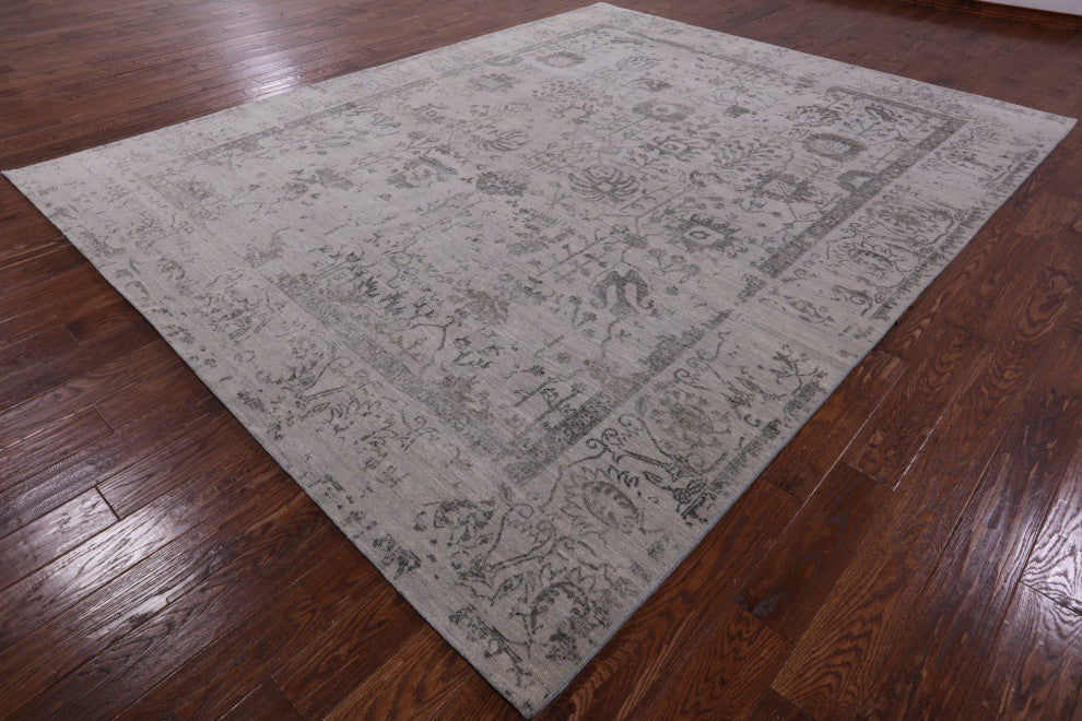 9' 0" X 11' 5" Persian Wool and Silk Handmade Rug Q6953