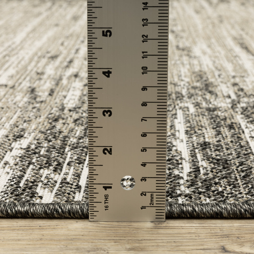 Genoa Weathered Beige/ Black Flatwoven Indoor-Outdoor Area Rug 5'3" x 7'3"