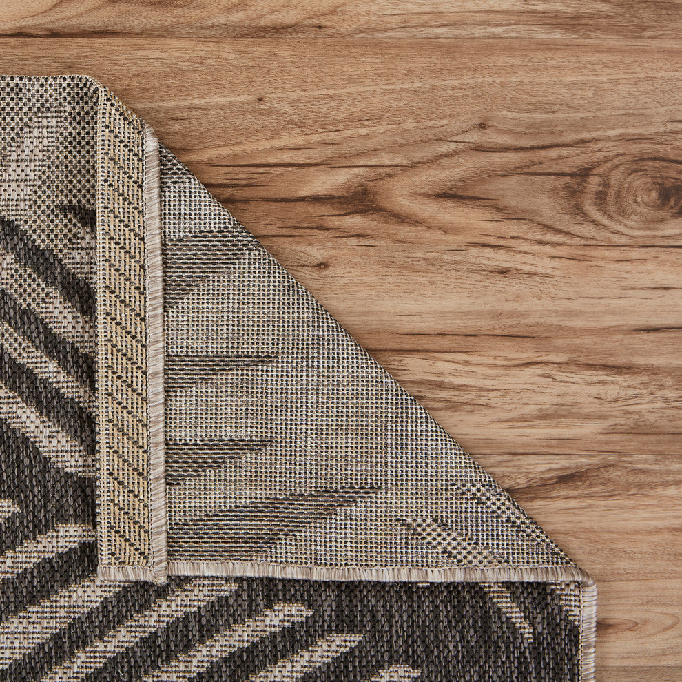 Touch of Palm Area Rug, 5'x7'
