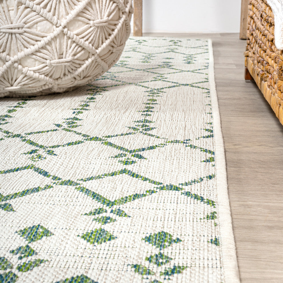 Ourika Moroccan Geometric Indoor/Outdoor Rug, Green/Ivory, 5' Round