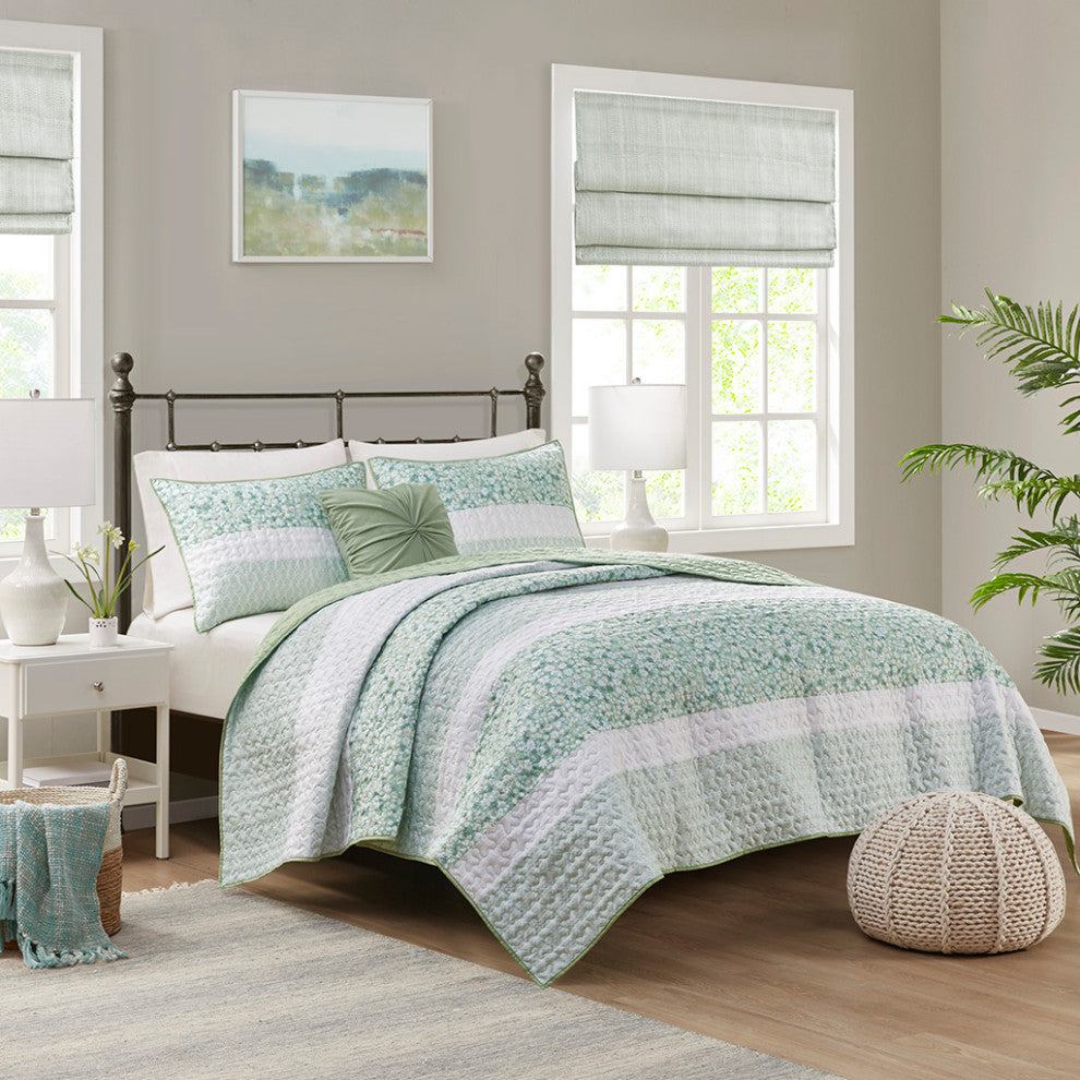 Madison Park Caralie 4 Piece Seersucker Quilt Set With Throw Pillow