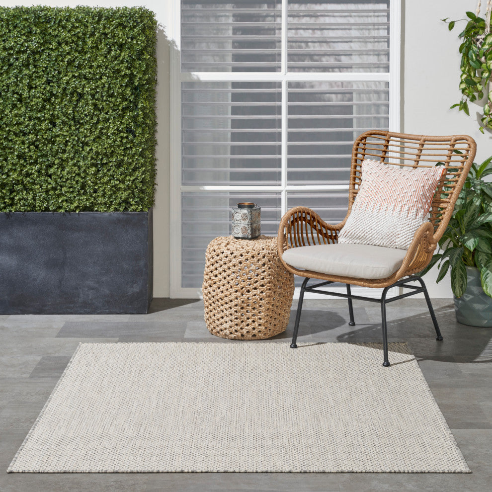 Nourison Courtyard 4' x Square Ivory/Silver Modern Rug