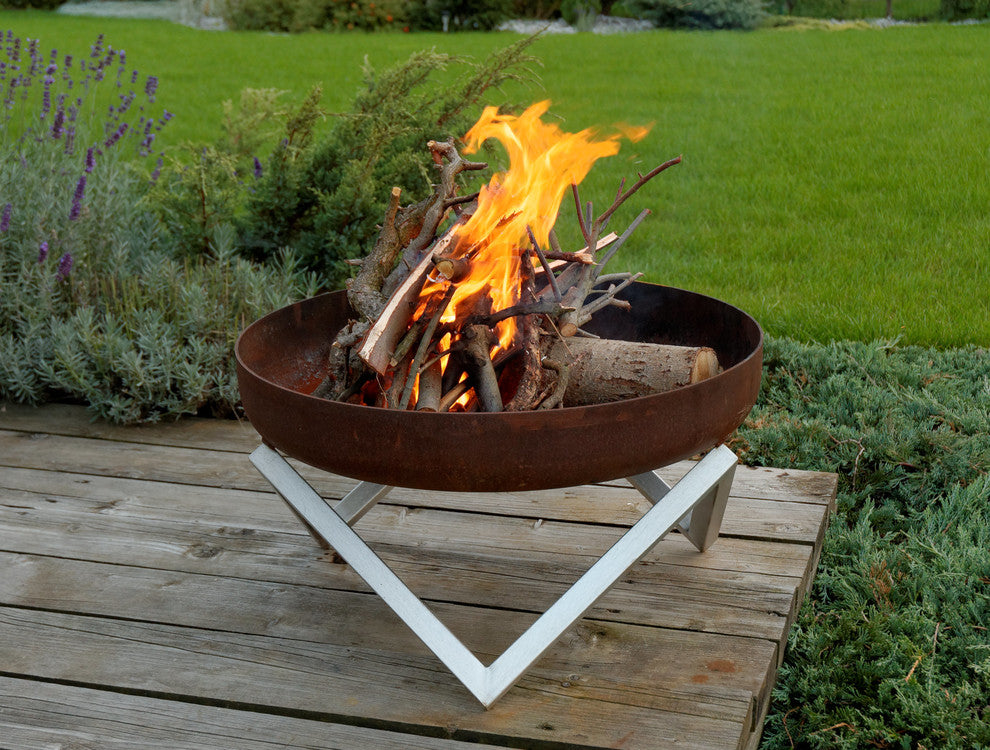 Memel Modern Outdoor Patio Steel Fire Pit, Medium