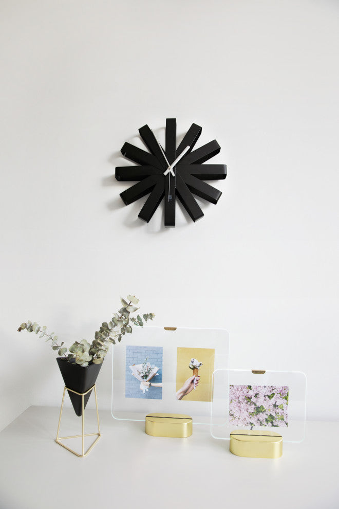 Glo Photo Display, Matte Brass, 8"x10"
