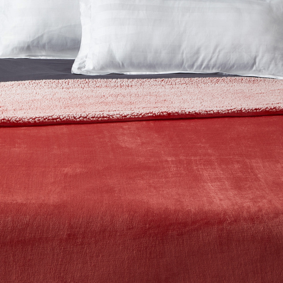 Amarey Flannel Reversible Sherpa Throw, Fuchsia