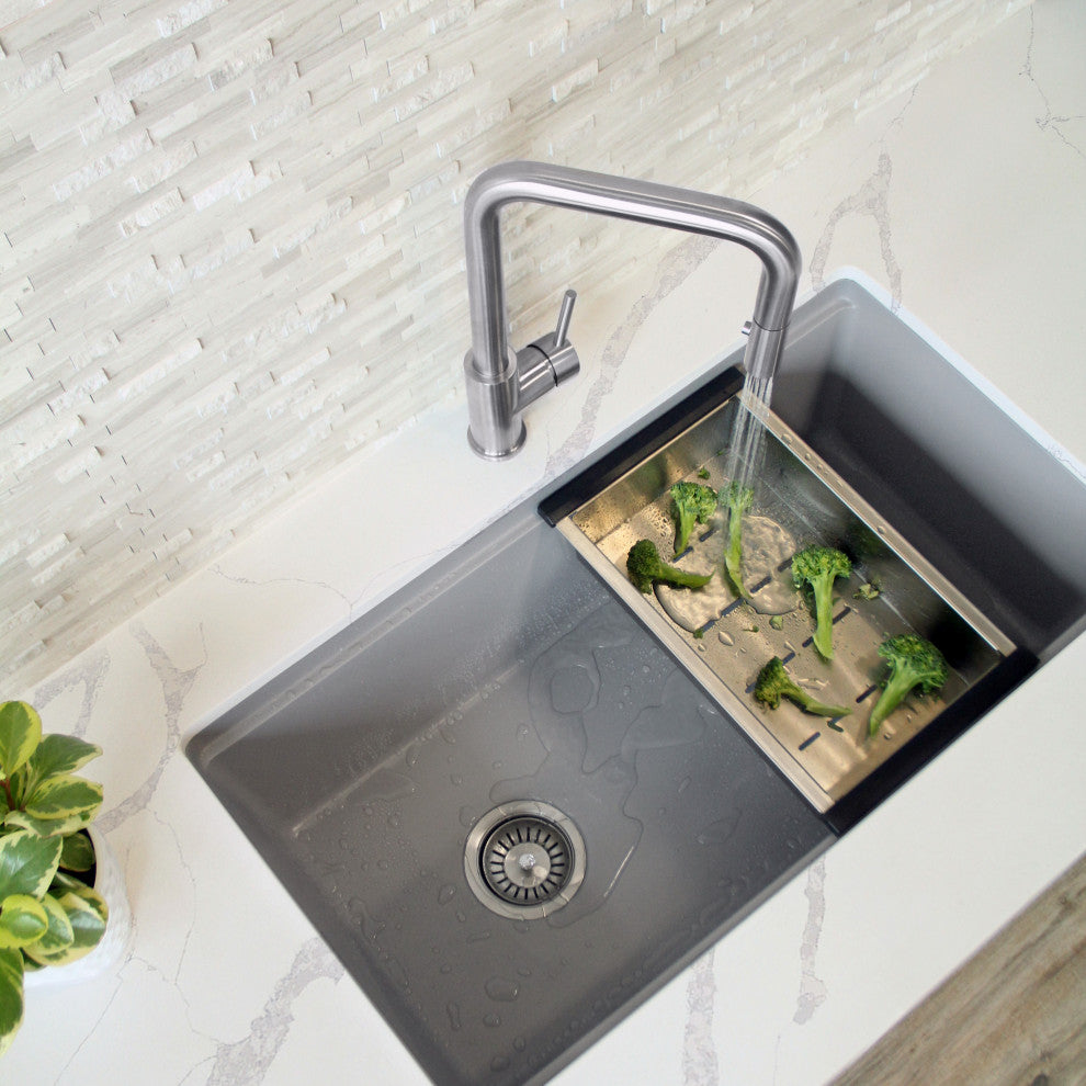 STYLISH Single Handle Pull-Down Dual Mode Kitchen Faucet Stainless Steel Brushed