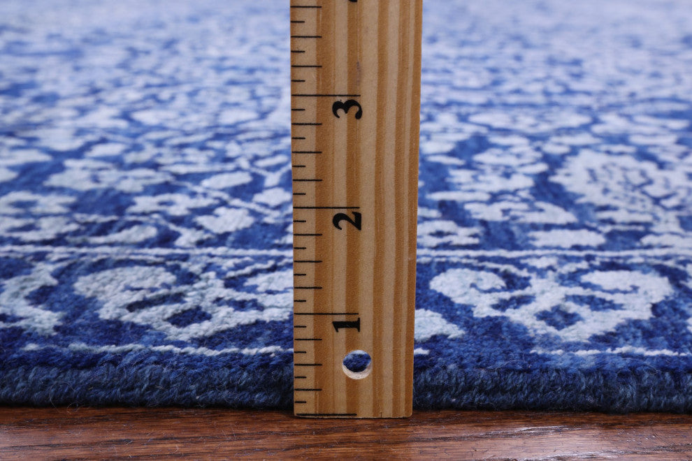 8' 0" X 10' 0" Persian Wool and Silk Hand Knotted Rug Q8692