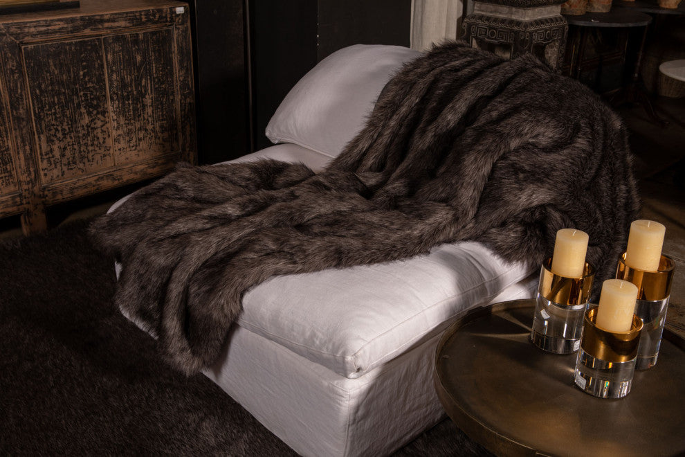 LUZIO Silver Fox Vegan Faux Fur Rug/Throw 55.1x78.7