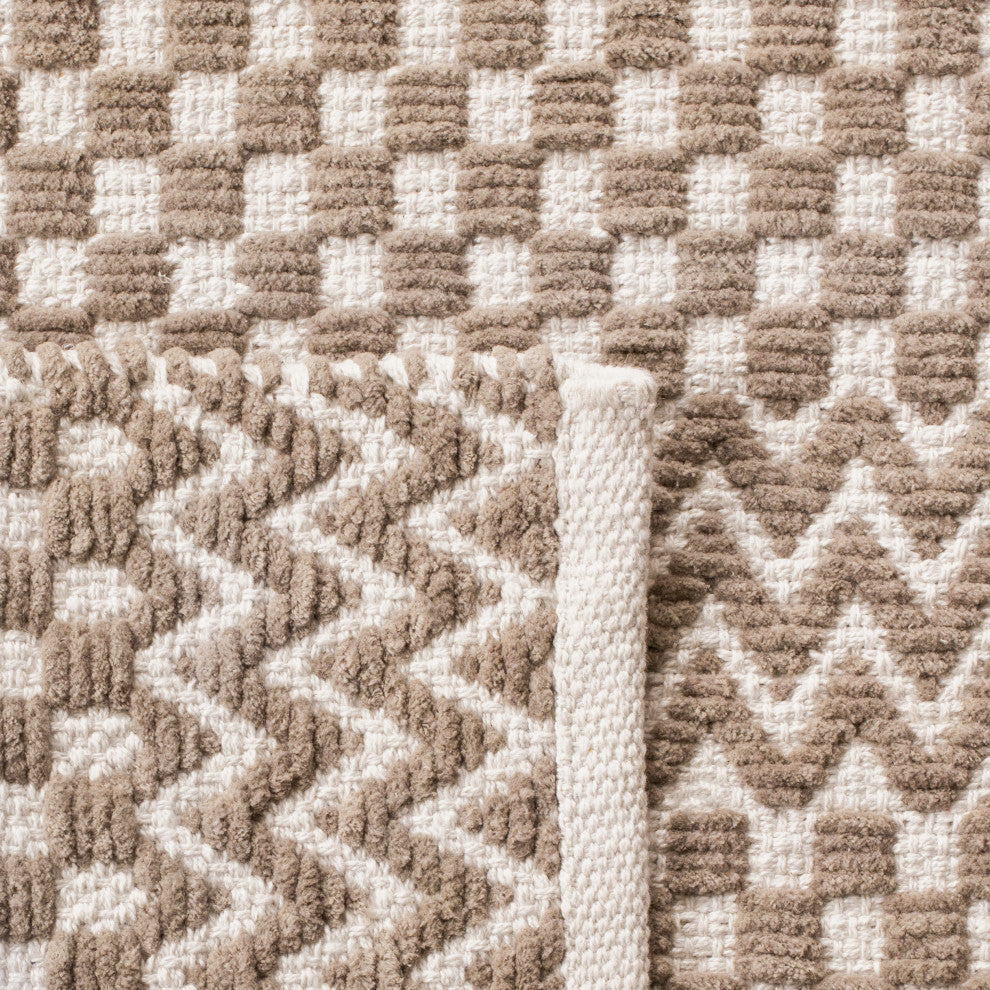 Safavieh Boston BOS686E 6' Square Taupe Rug
