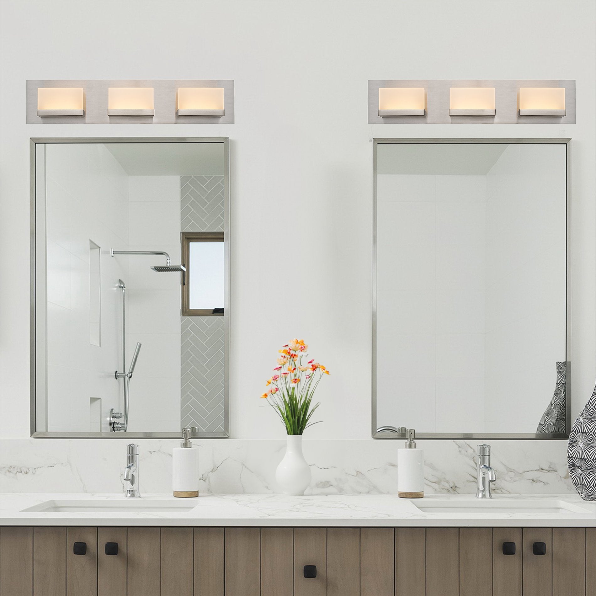 Kira Home Everett 24" 30W Integrated LED Bathroom / Light, Rectangular Acrylic