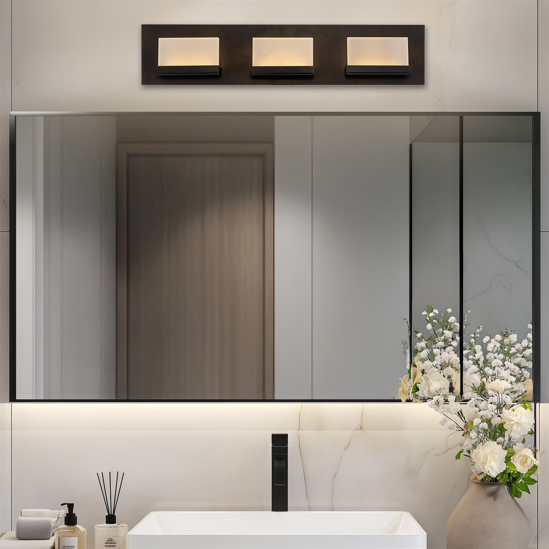 Kira Home Everett 24" 30W Integrated LED Bathroom/ Light, Rectangular Acrylic
