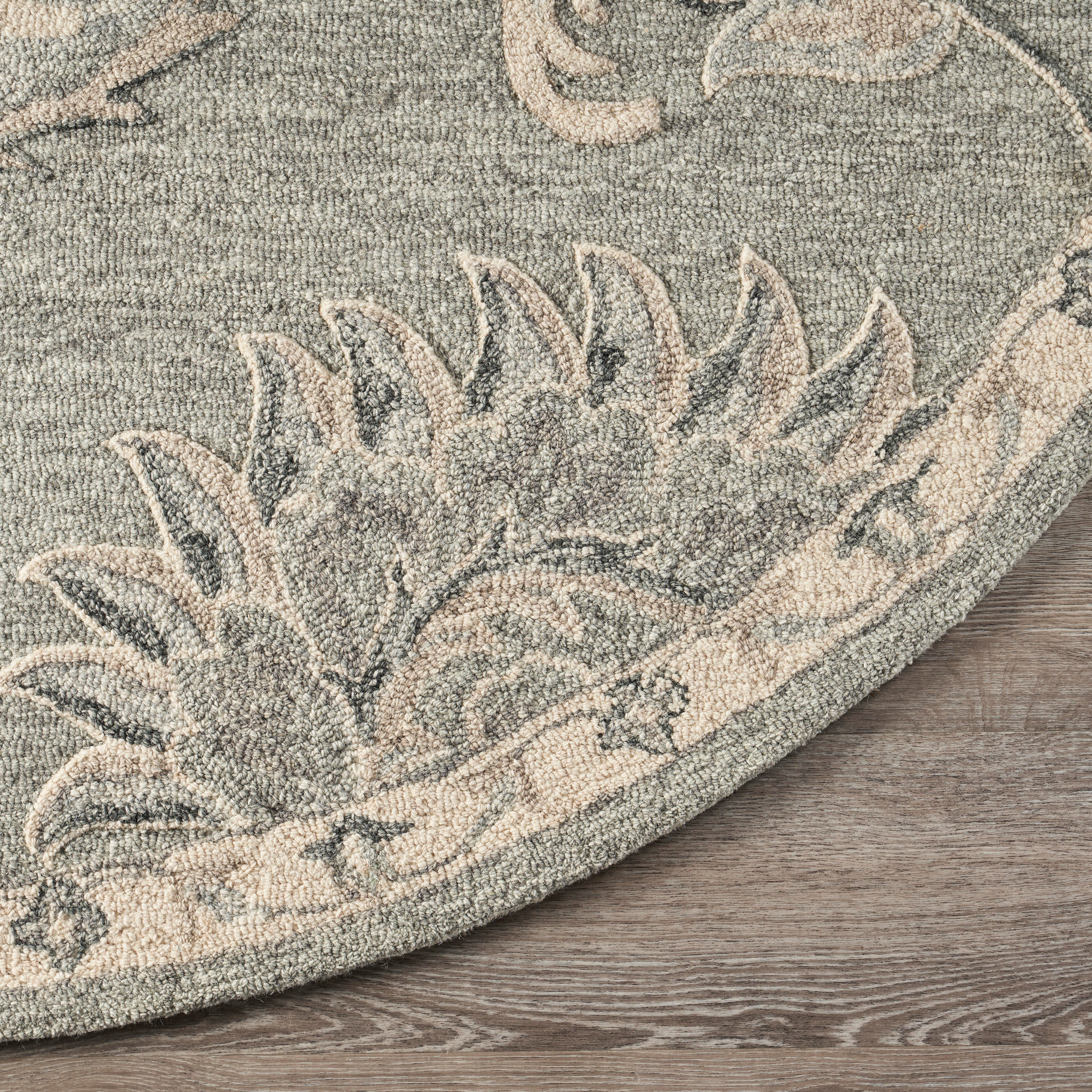 Light Gray Traditional Botanical Area Rug, 4'10" Round