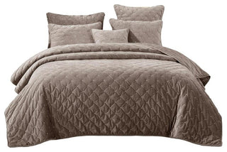 Beige Velvet Diamond Tuft Bedspread Set, Cal King