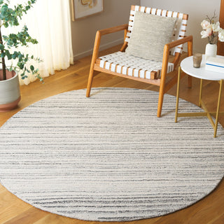 Safavieh Couture Ebony Collection EBN135 Rug, Grey/Ivory, 6' Round