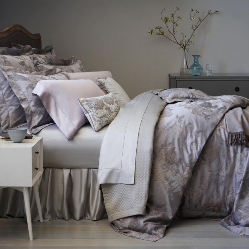Sferra Tullia 3375 Full / Queen Duvet Cover Wisteria