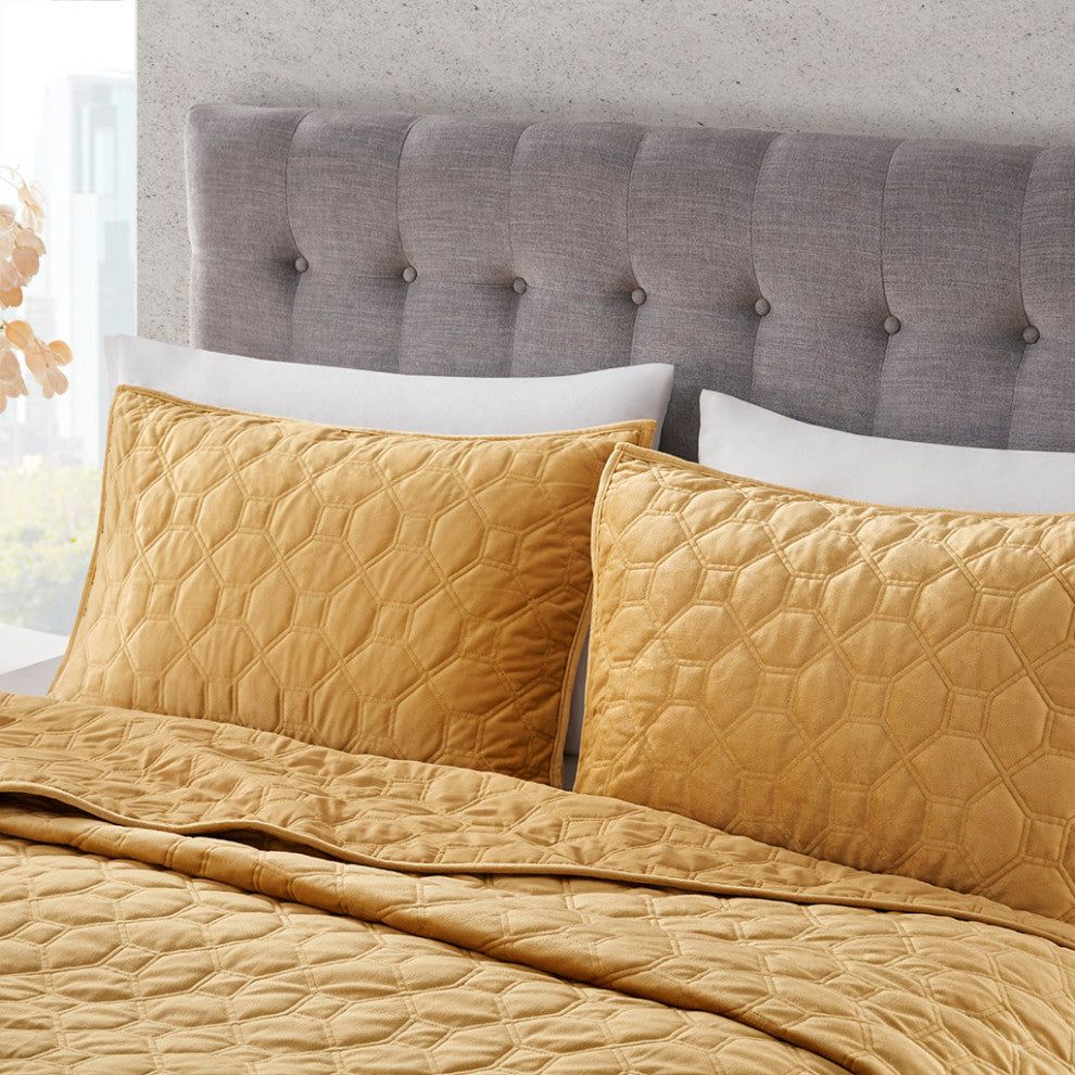 Madison Park Harper 3 Piece Velvet Quilt Set With Coordinating Shams