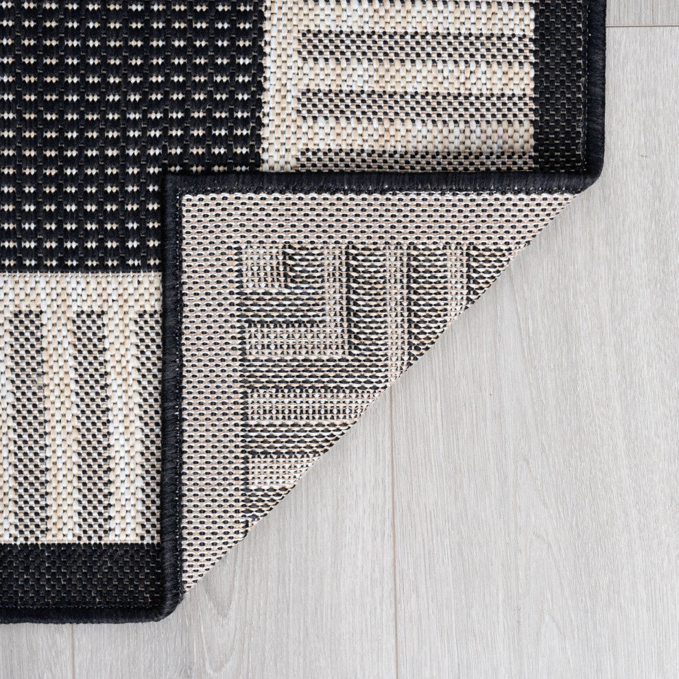 Giovanna Transitional Greek Key Black/Cream Indoor/Outdoor Scatter Mat 2'x3'