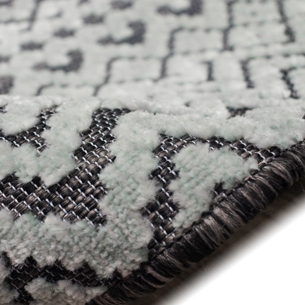 Canyon Tribal Stripe Indoor/Outdoor, Charcoal, 1'10"x7'6" Runner