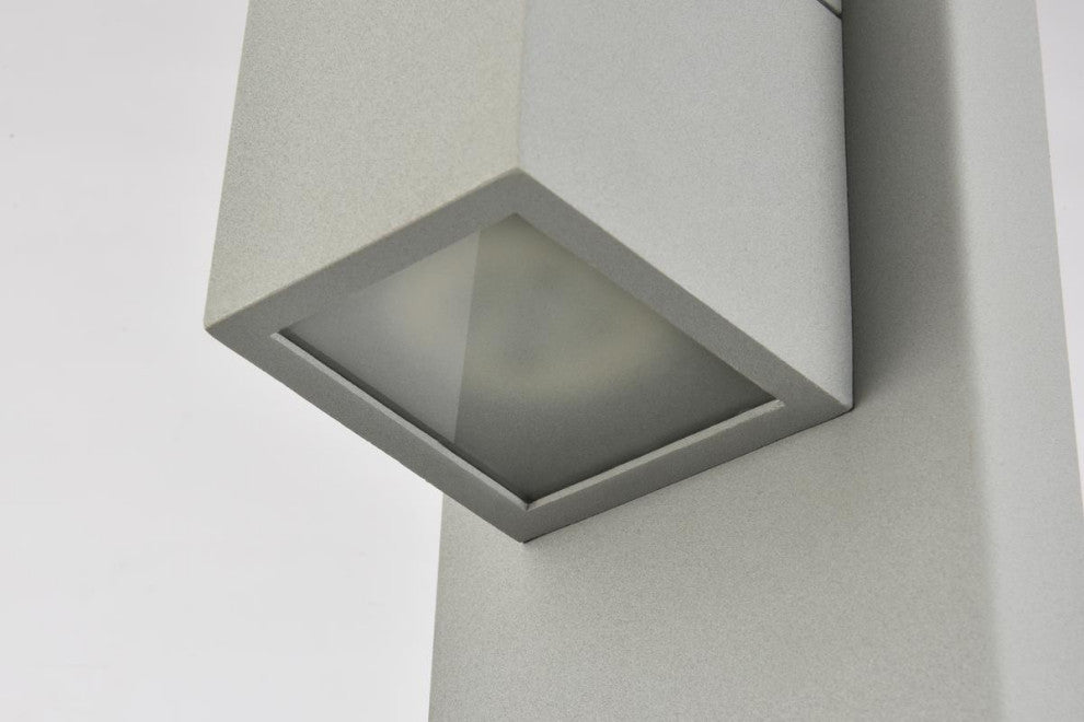 Trendy Fare LED Wall Sconce (Silver)