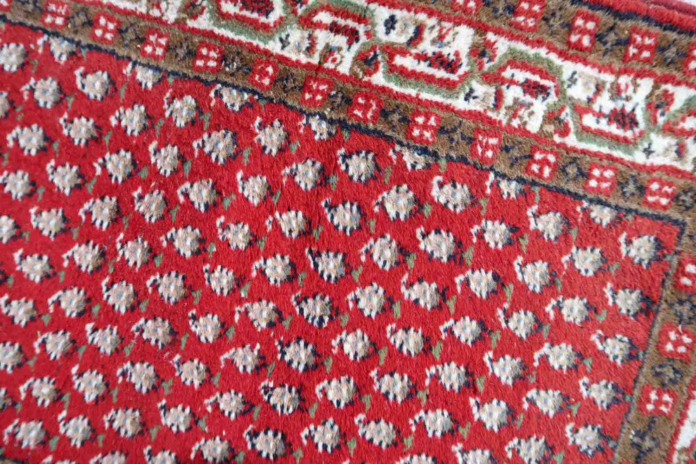 Handmade Vintage Indian Seraband Rug 2.4'x4.5', 74cmx140cm, 1970s