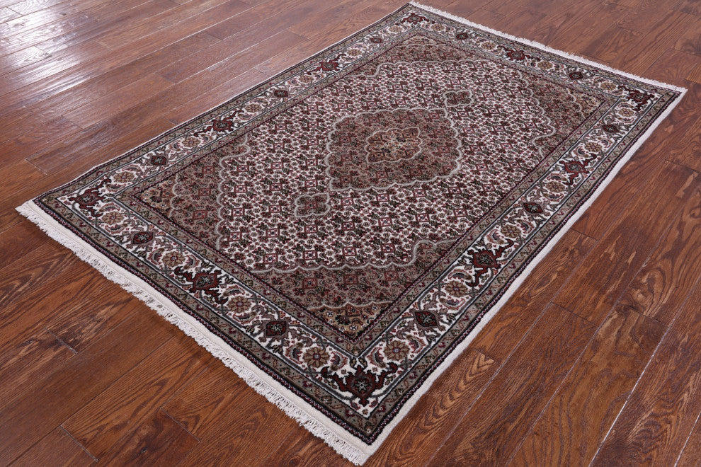 4' 0" X 6' 0" Persian Tabriz Wool and Silk Hand Knotted Rug Q8939