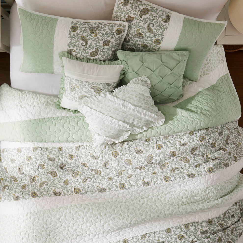 Madison Park Dawn 6 Piece Cotton Percale Quilt Set with Throw Pillows, Sage Green, King/Cal King
