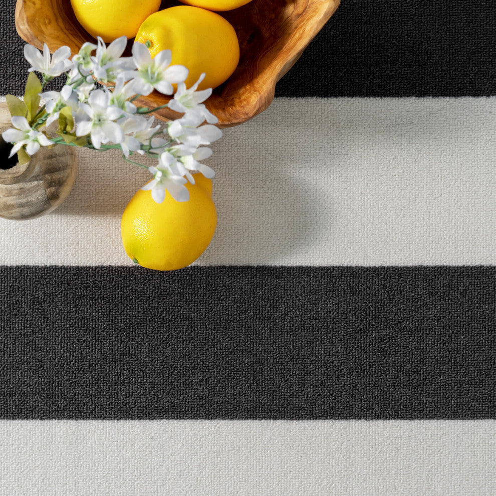 Nuloom Cabana Indoor/Outdoor Coastal Striped Area Rug, Black 8'x10'