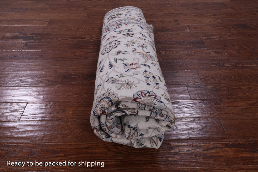 8' Round Persian Nain Hand-Knotted Wool and Silk Rug Q9366