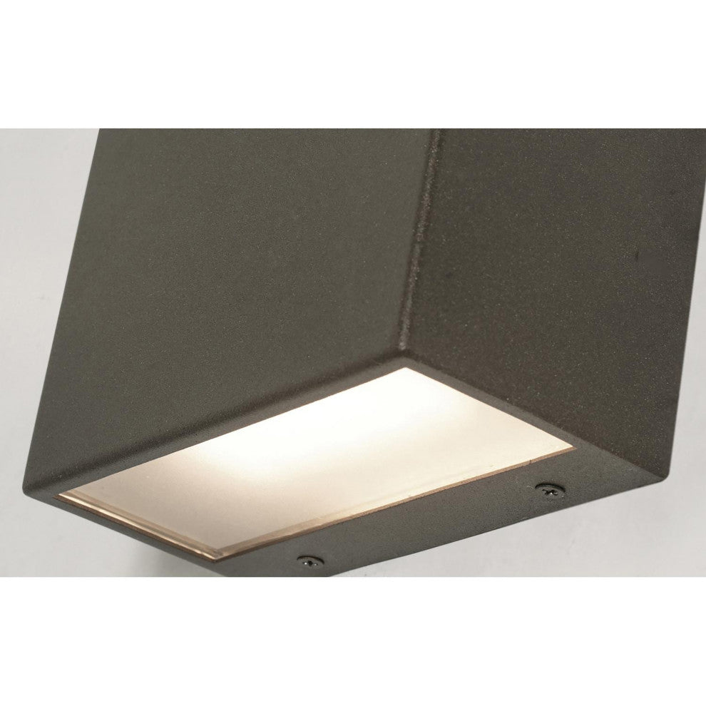 Dakota 5" LED Outdoor Sconce, Bronze